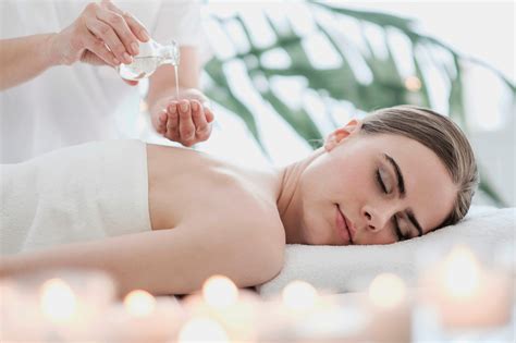 Massage sensuel complet du corps Massage érotique Stène